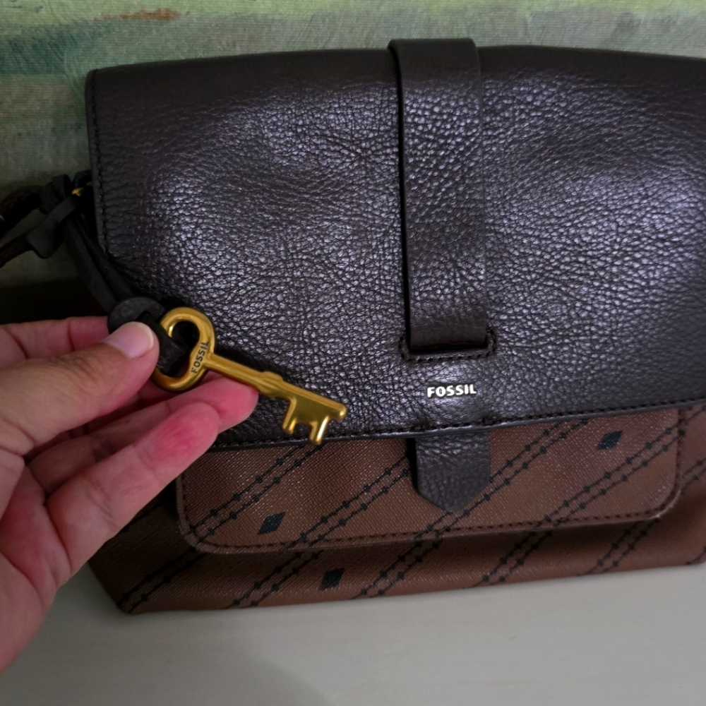 Fossil women's kinley small crossbody bag